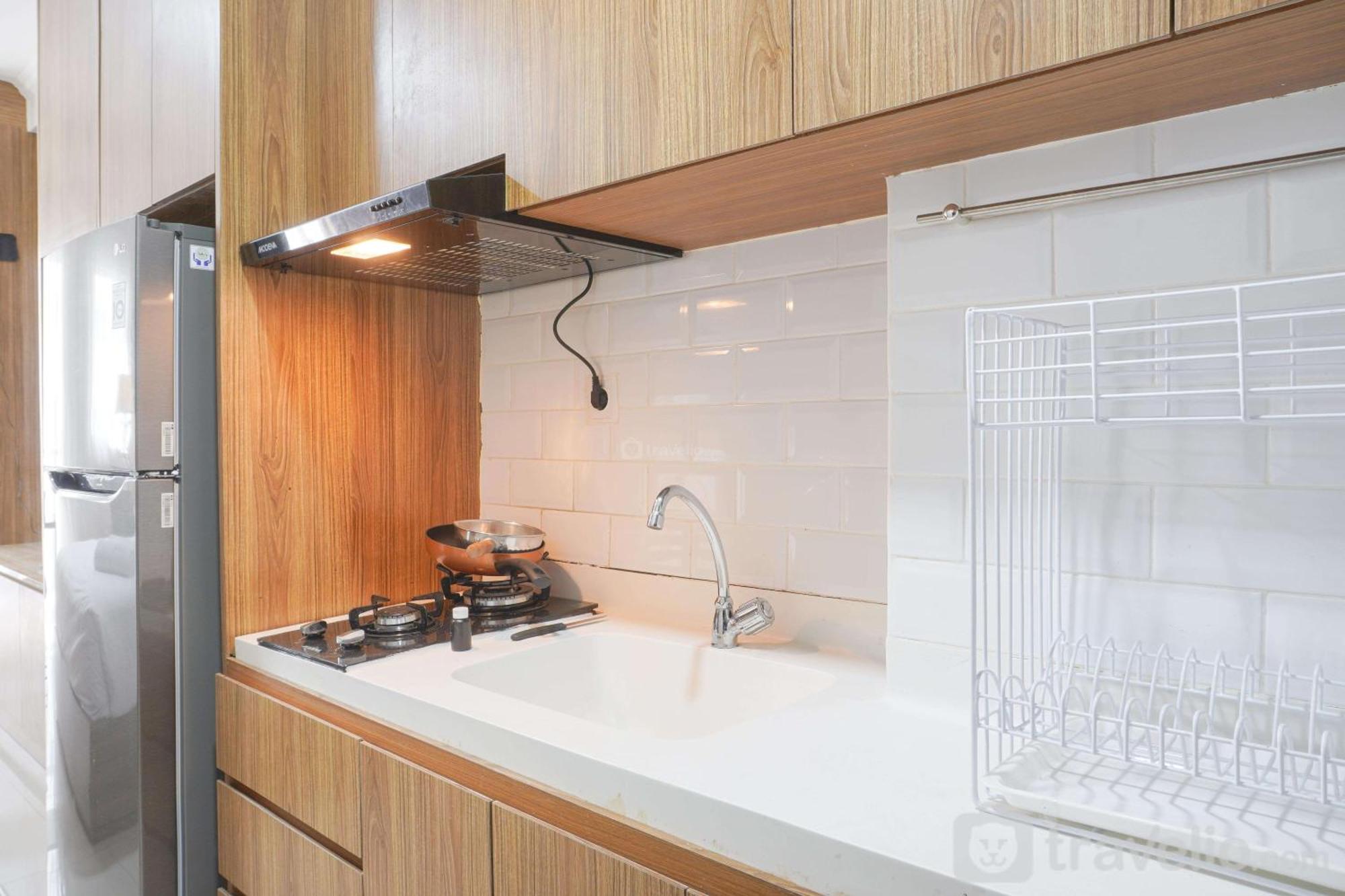 Minimalist And Comfort At Signature Park Grande By Travelio Jakarta